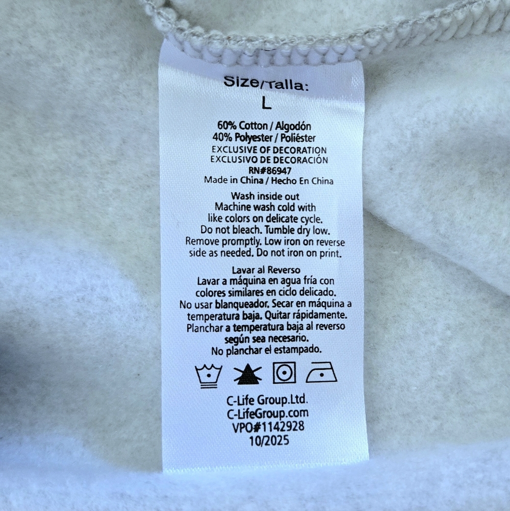 Peanuts🥜 Snoopy "Dreaming About You"😴 Sweatshirt - NWOT - Picture 9 of 15